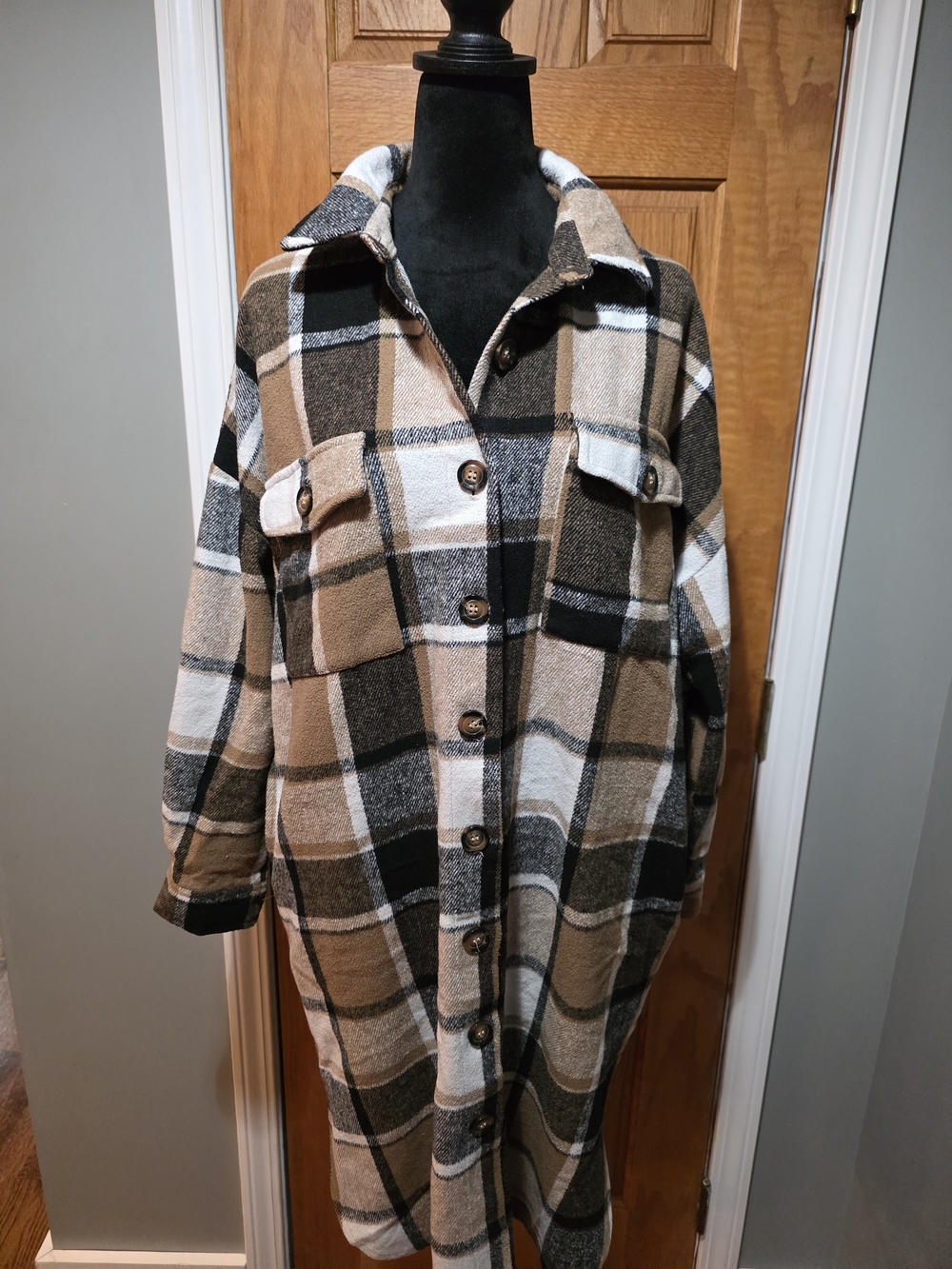 Plaid Button-Front Shacket Coatigan - Tan & Black